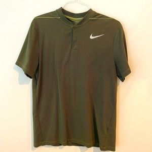 💥 Nike Golf Henley Modern Fit - Size Large 💥